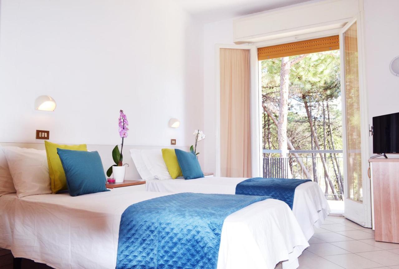 Hotel Elefantino Grey - Free Breakfast & Brunch Until 13-00 - Vicinissimi A Mirabilandia Milano Marittima Bagian luar foto