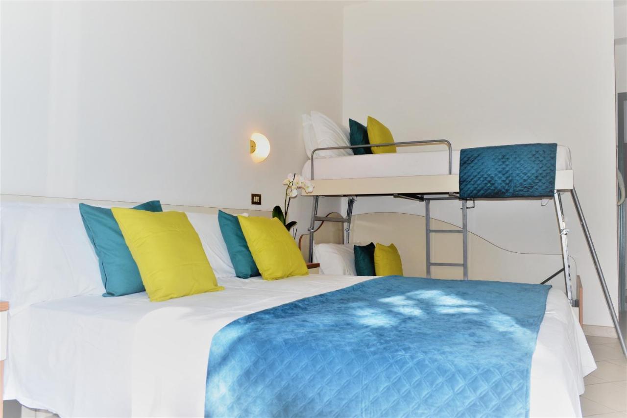 Hotel Elefantino Grey - Free Breakfast & Brunch Until 13-00 - Vicinissimi A Mirabilandia Milano Marittima Bagian luar foto