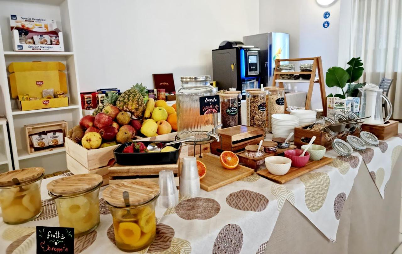 Hotel Elefantino Grey - Free Breakfast & Brunch Until 13-00 - Vicinissimi A Mirabilandia Milano Marittima Bagian luar foto